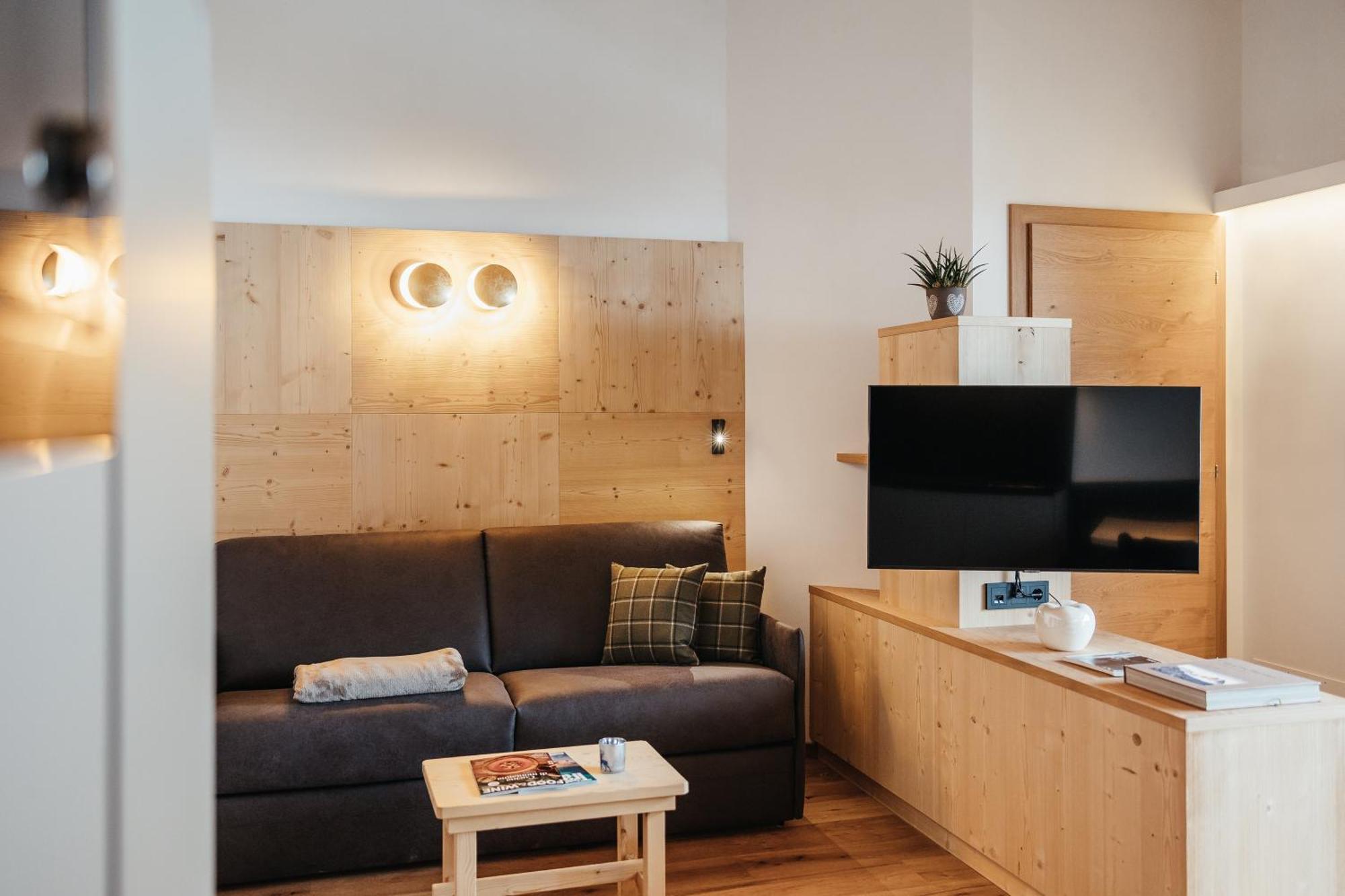 Trieste Aparthotel 2*